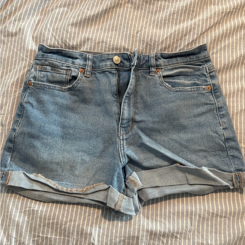 American Eagle Classic High-Rise Denim Roll Cuff Shorts - Light Blue
